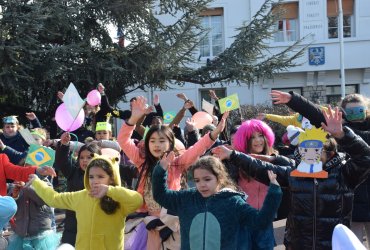 FLASHMOB DES ENFANTS DE L'ACCEUIL DE LOISIRS DES RENOUILLÈRES